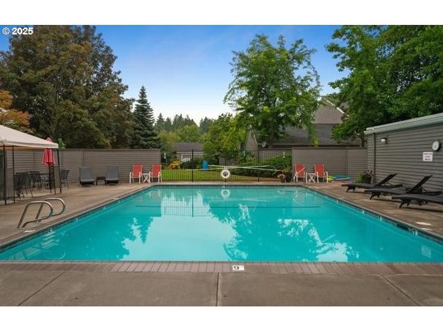 57 GREENRIDGE Ct, Lake Oswego, OR 97035