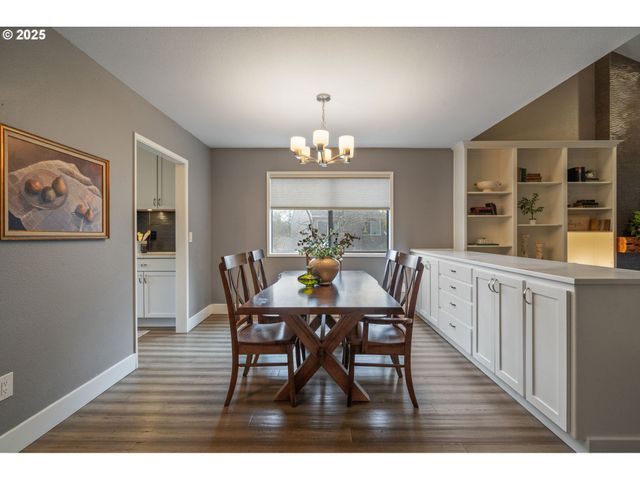 57 GREENRIDGE Ct, Lake Oswego, OR 97035