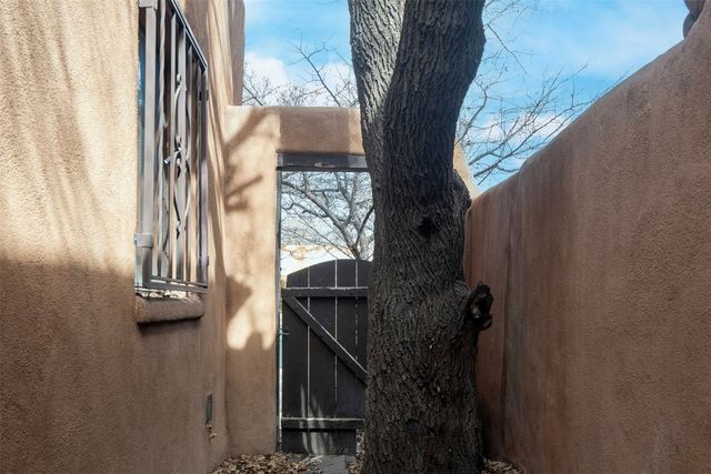 318 W Houghton, Santa Fe, NM 87505