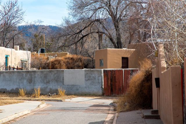 318 W Houghton, Santa Fe, NM 87505