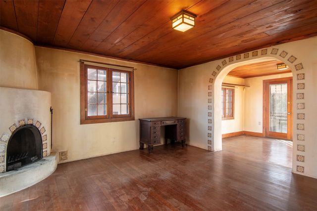 318 W Houghton, Santa Fe, NM 87505