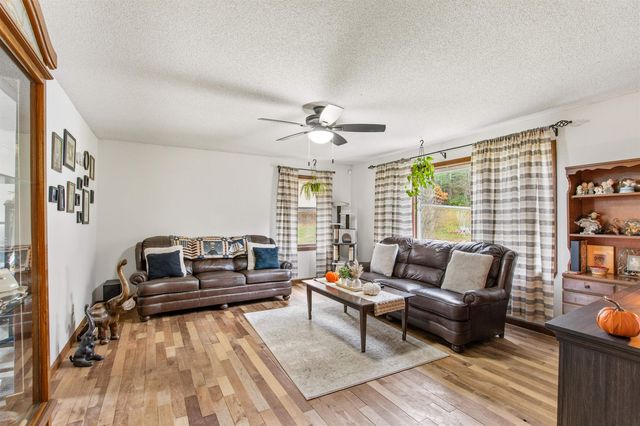 2016 Hinman Settler Road, Derby, VT 05829