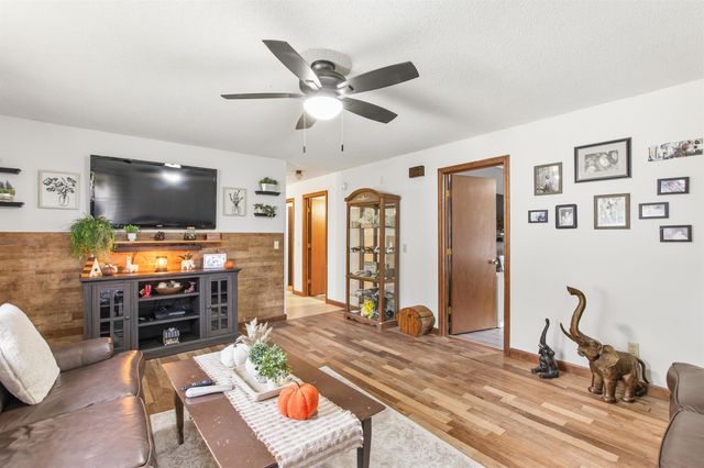 2016 Hinman Settler Road, Derby, VT 05829