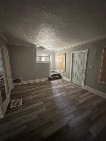 3920 S Benton Avenue, Kansas City, MO 64130