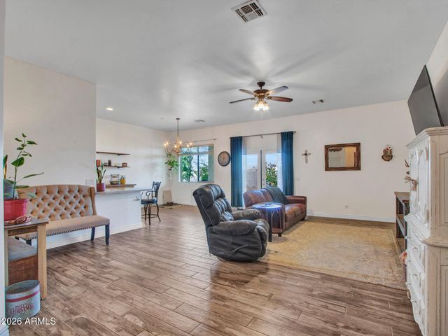 25516 W HUNTER Drive, Wittmann, AZ 85361