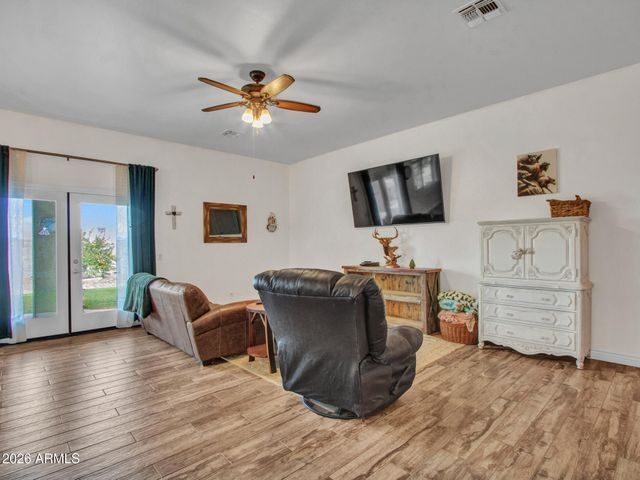 25516 W HUNTER Drive, Wittmann, AZ 85361