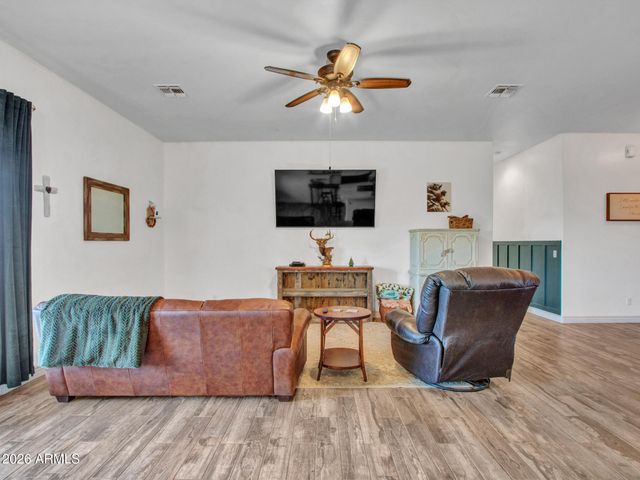 25516 W HUNTER Drive, Wittmann, AZ 85361