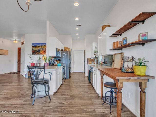 25516 W HUNTER Drive, Wittmann, AZ 85361