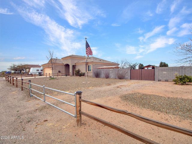 25516 W HUNTER Drive, Wittmann, AZ 85361