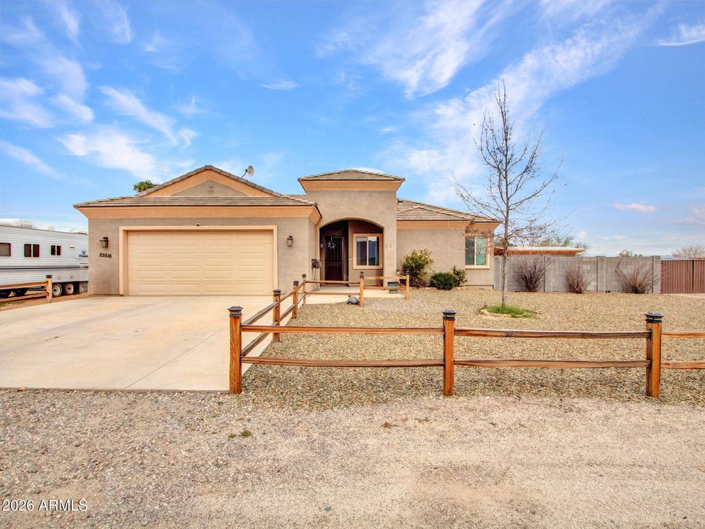 25516 W HUNTER Drive, Wittmann, AZ 85361