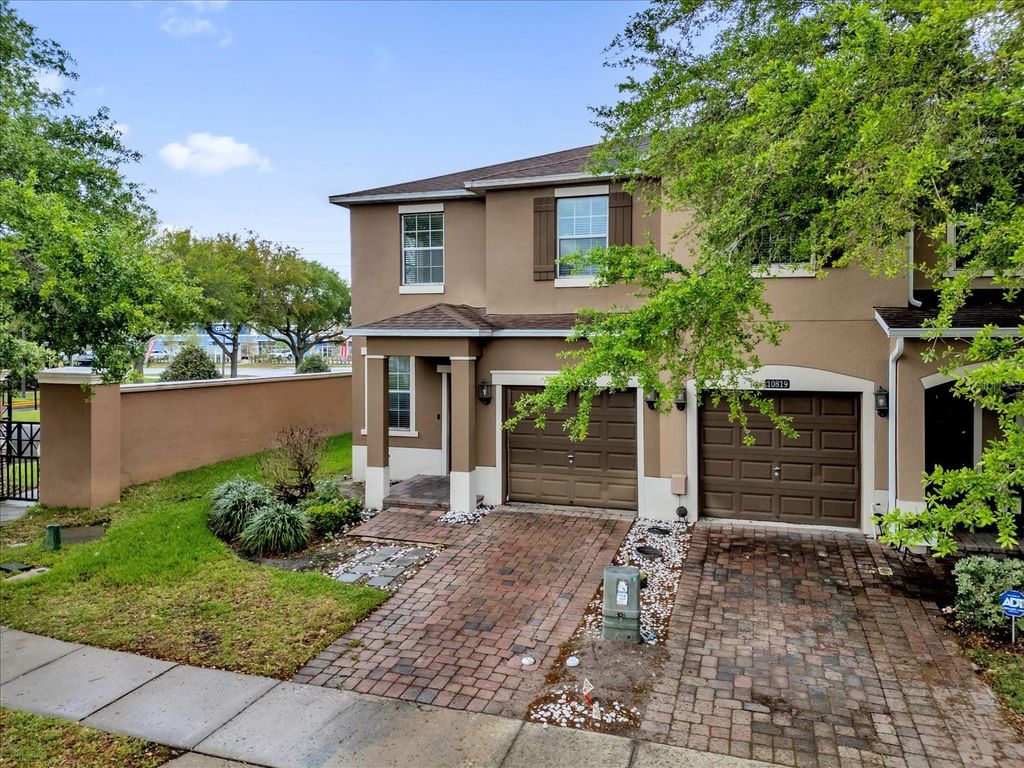 Image 2 of property listing at 10815 SAVANNAH LANDING CIRCLE, Orlando, FL 32832