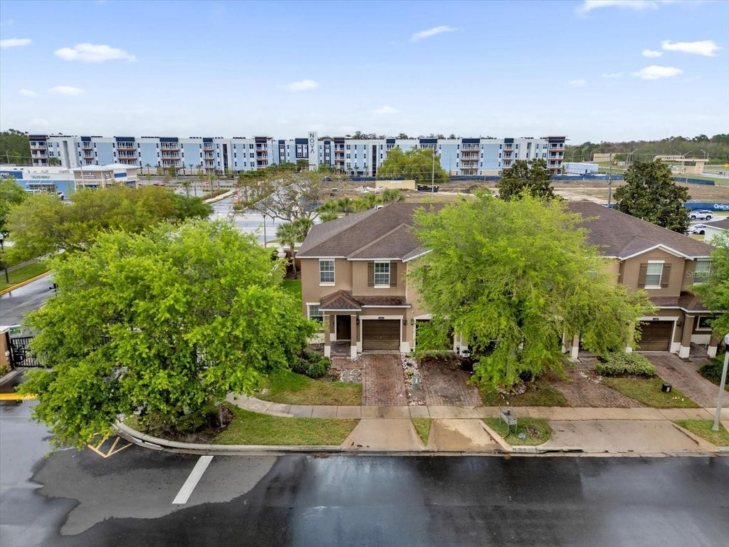 Image 24 of property listing at 10815 SAVANNAH LANDING CIRCLE, Orlando, FL 32832