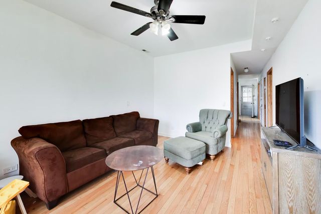 3324 N Kostner Avenue, Chicago, IL 60641