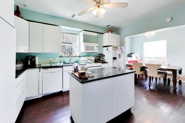 3324 N Kostner Avenue, Chicago, IL 60641