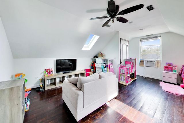 3324 N Kostner Avenue, Chicago, IL 60641