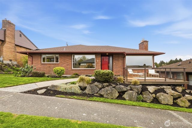 4019 SW Henderson Street, Seattle, WA 98136