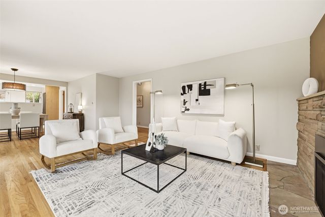 4019 SW Henderson Street, Seattle, WA 98136