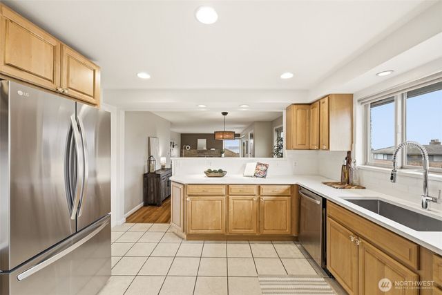 4019 SW Henderson Street, Seattle, WA 98136