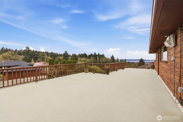 4019 SW Henderson Street, Seattle, WA 98136