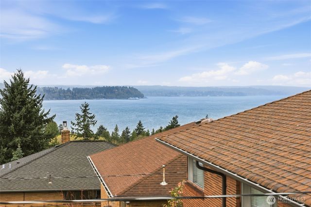 4019 SW Henderson Street, Seattle, WA 98136