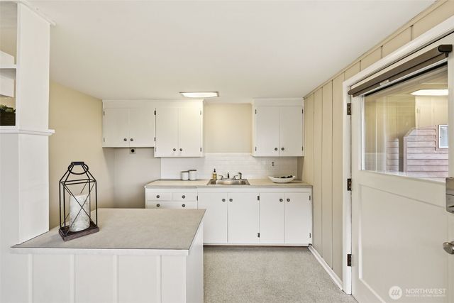 4019 SW Henderson Street, Seattle, WA 98136