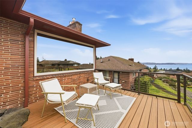 4019 SW Henderson Street, Seattle, WA 98136