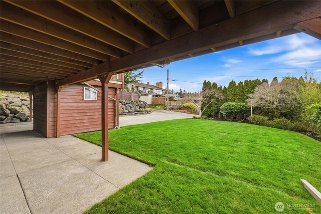 4019 SW Henderson Street, Seattle, WA 98136