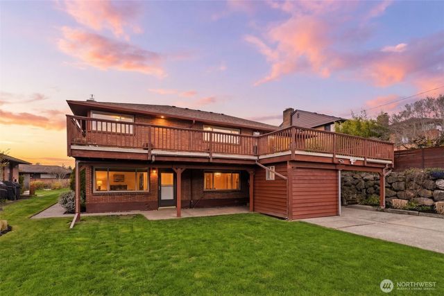 4019 SW Henderson Street, Seattle, WA 98136