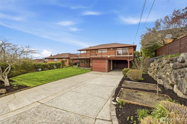 4019 SW Henderson Street, Seattle, WA 98136