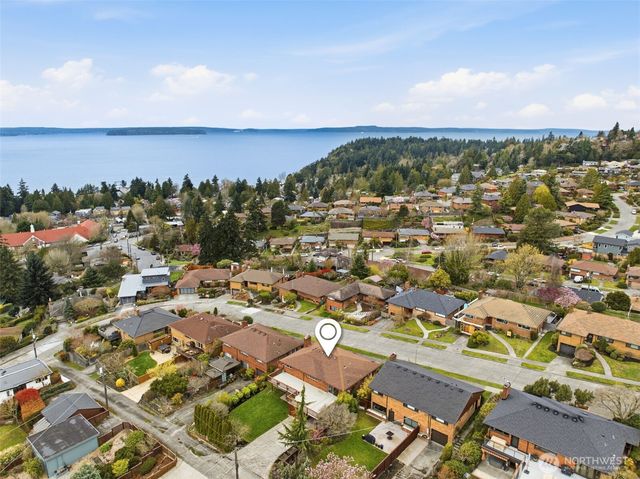 4019 SW Henderson Street, Seattle, WA 98136