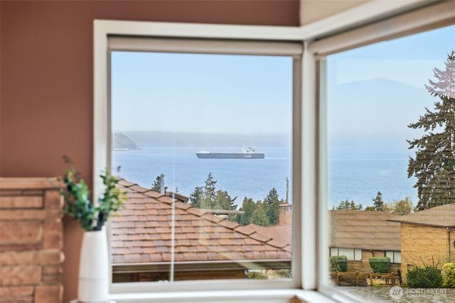 4019 SW Henderson Street, Seattle, WA 98136