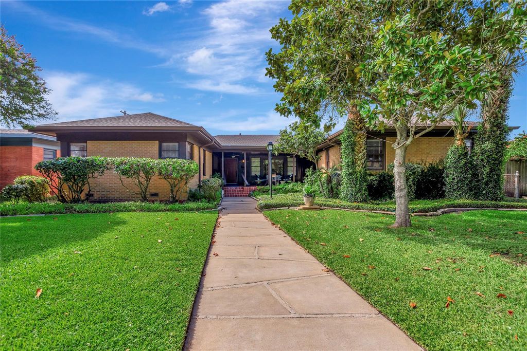 4316 Caduceus Place, Galveston, TX 77550