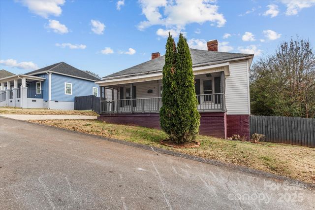 30 2nd Street, Cramerton, NC 28032