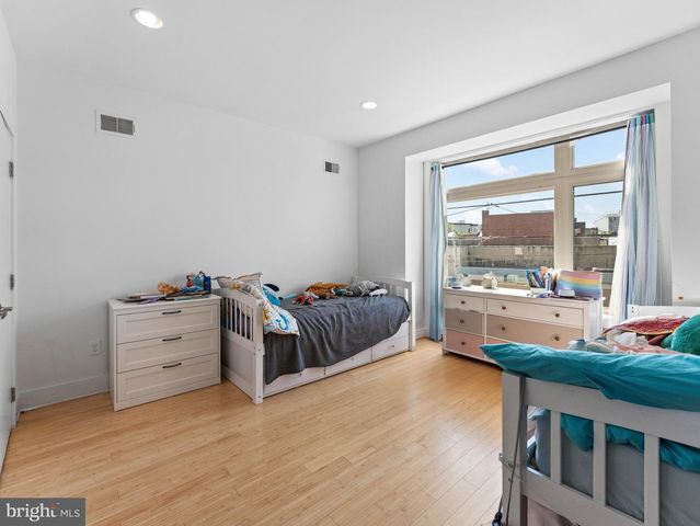 2034 TRENTON AVE, Philadelphia, PA 19125