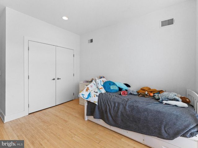 2034 TRENTON AVE, Philadelphia, PA 19125
