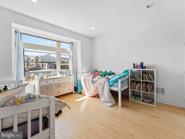 2034 TRENTON AVE, Philadelphia, PA 19125