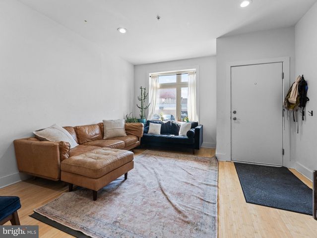2034 TRENTON AVE, Philadelphia, PA 19125