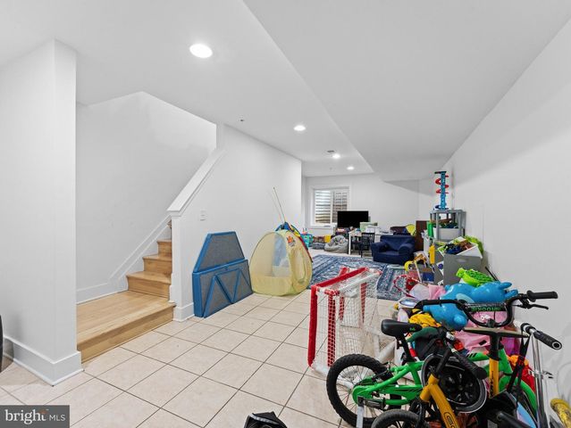 2034 TRENTON AVE, Philadelphia, PA 19125