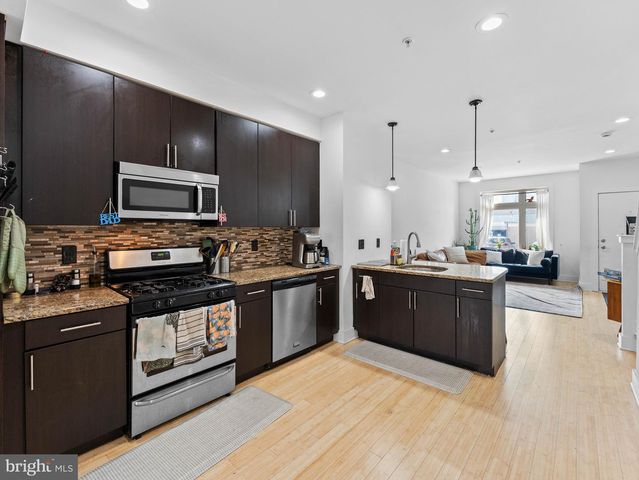2034 TRENTON AVE, Philadelphia, PA 19125