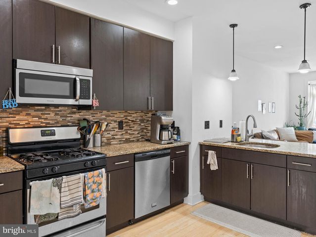 2034 TRENTON AVE, Philadelphia, PA 19125