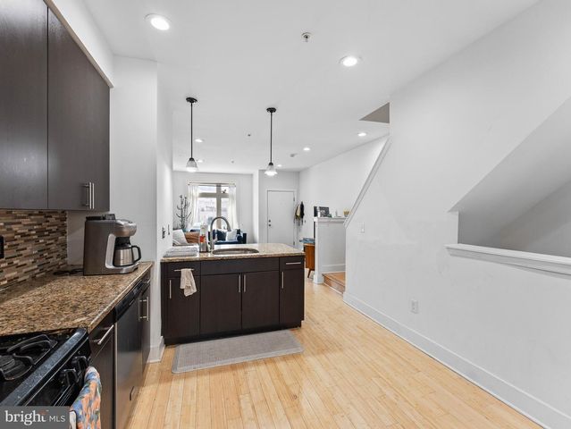 2034 TRENTON AVE, Philadelphia, PA 19125