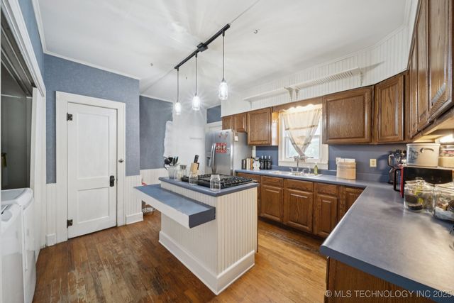 1327 E 10th Street, Okmulgee, OK 74447