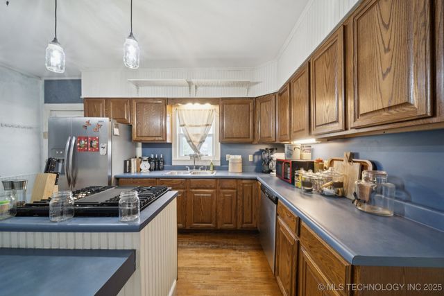 1327 E 10th Street, Okmulgee, OK 74447