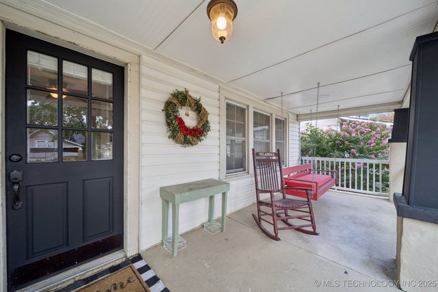 1327 E 10th Street, Okmulgee, OK 74447