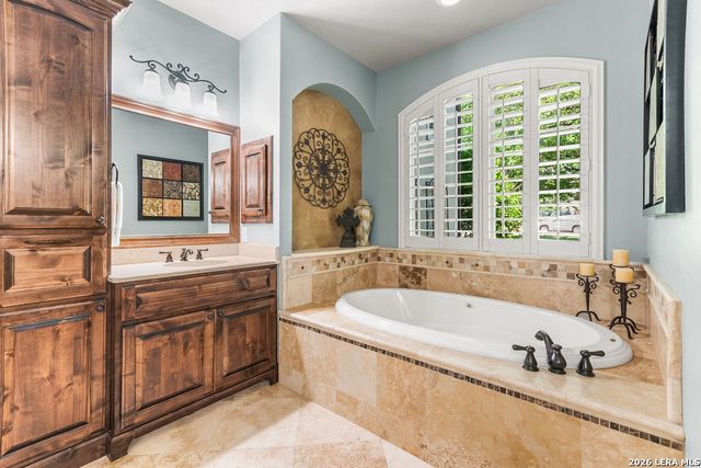 25 Stone Terrace, Fair Oaks Ranch, TX 78015