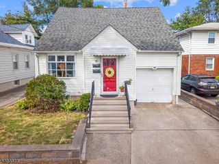 94 Trimble Ave, Clifton City, NJ 07011