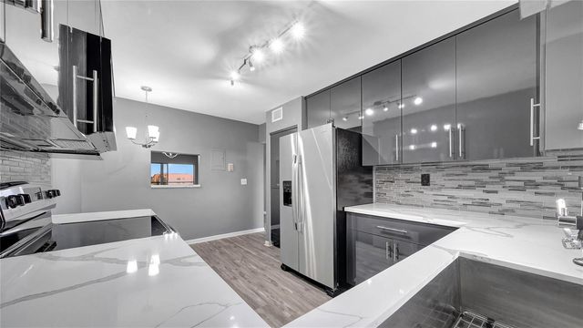10433 Sunrise Lakes Boulevard 409, Sunrise, FL 33322