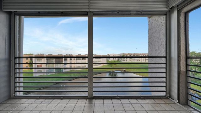 10433 Sunrise Lakes Boulevard 409, Sunrise, FL 33322