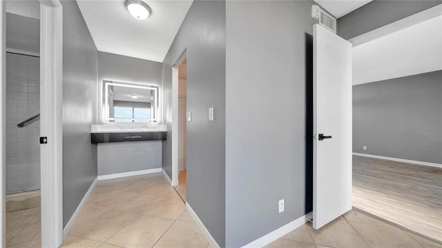 10433 Sunrise Lakes Boulevard 409, Sunrise, FL 33322