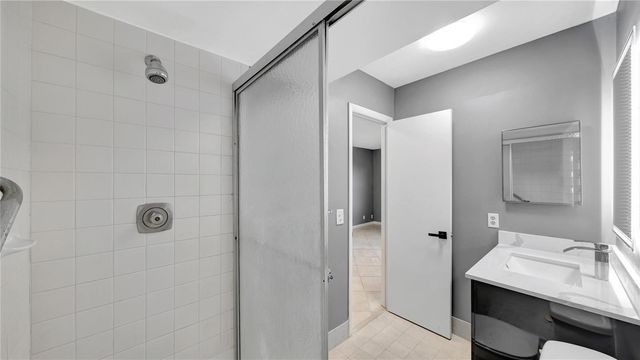 10433 Sunrise Lakes Boulevard 409, Sunrise, FL 33322